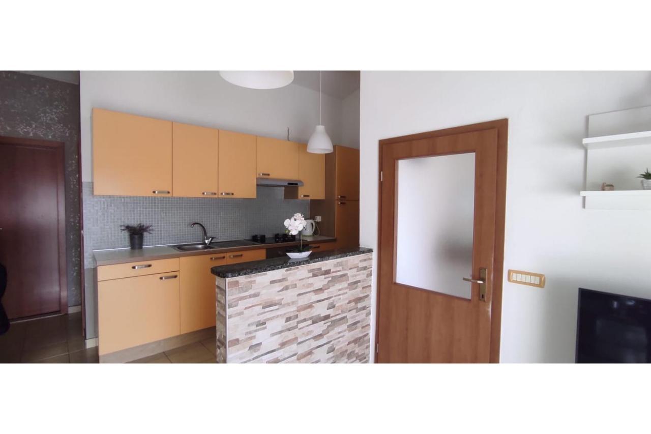 Apartment Flowers Бибинье Экстерьер фото