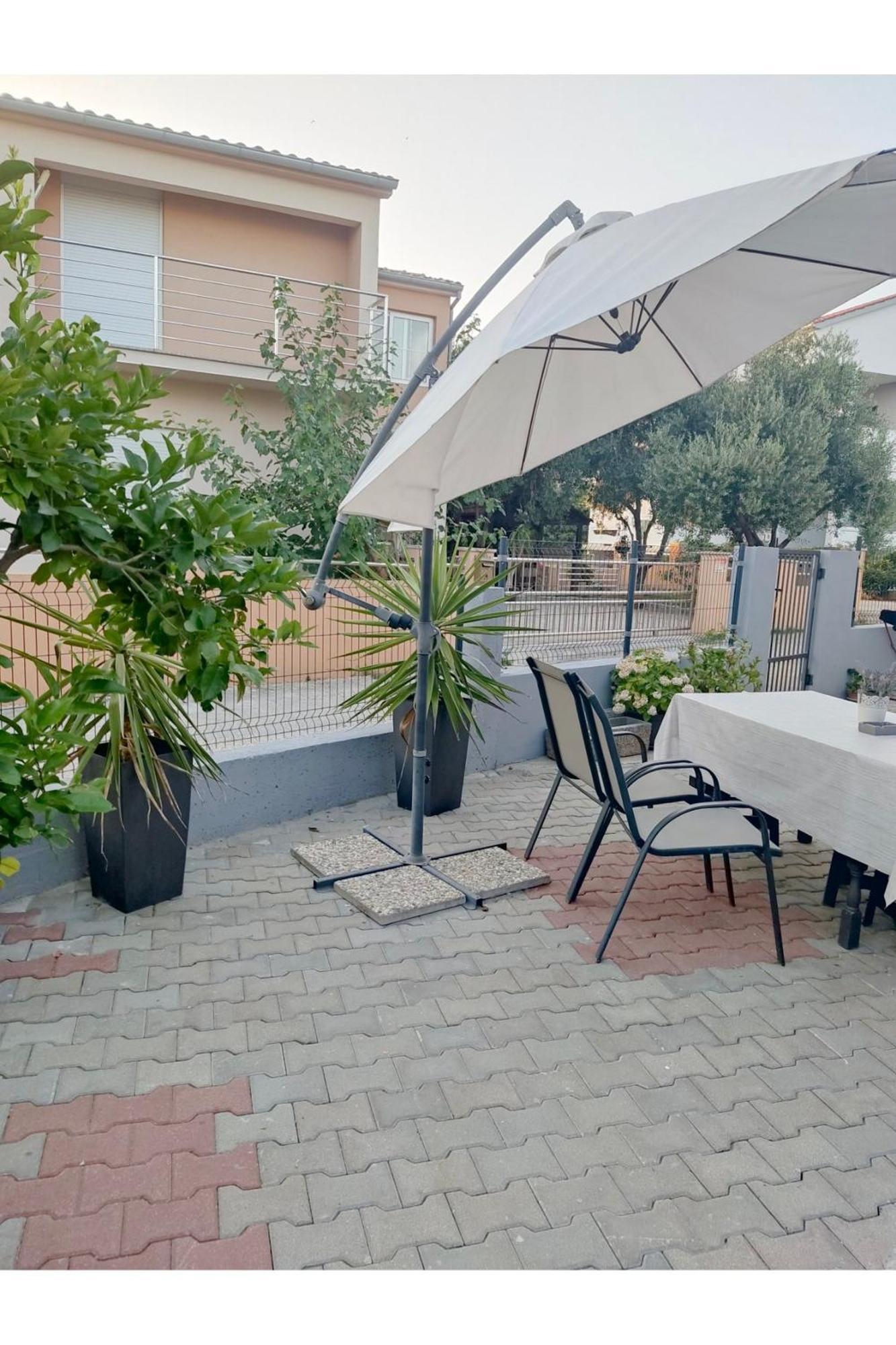 Apartment Flowers Бибинье Экстерьер фото